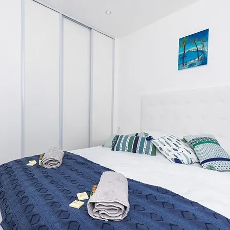 Spitalieri- Sunny Terrace With View -new Διαμέρισμα